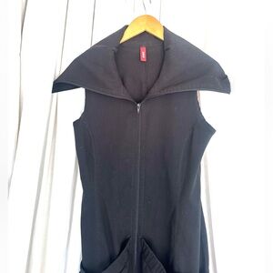 UKO OF SAN FRANCISCO Front Zip Cowl Neck Sleeveless Top/Vest